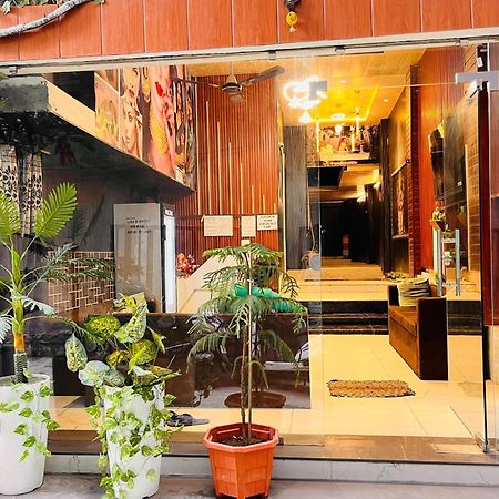Pallav Guest House Ujjain Buitenkant foto