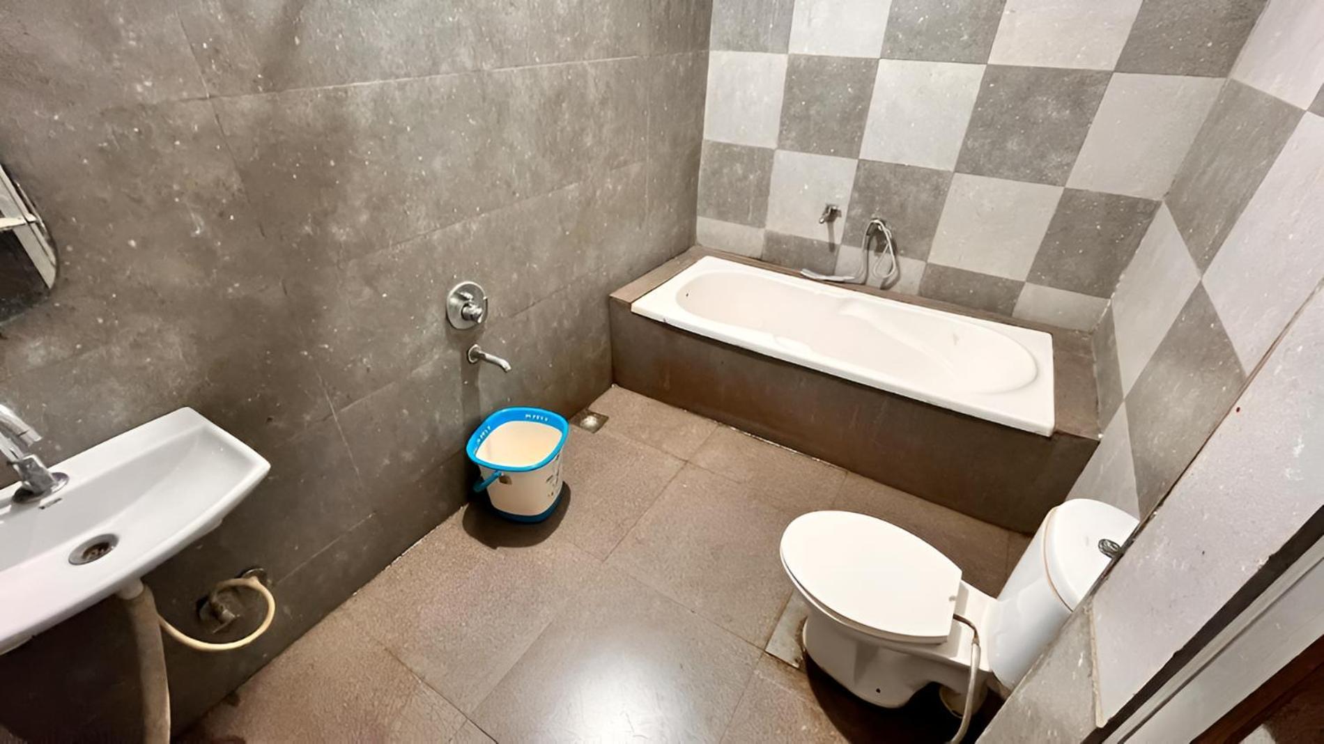 Pallav Guest House Ujjain Buitenkant foto